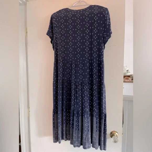 Anthropologie’s popular tiered Maeve dress. Navy & white. Large. - Picture 2 of 6
